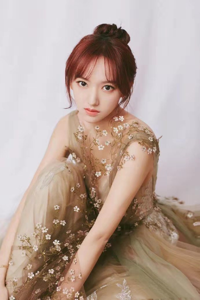 明星礼服—鞠婧祎