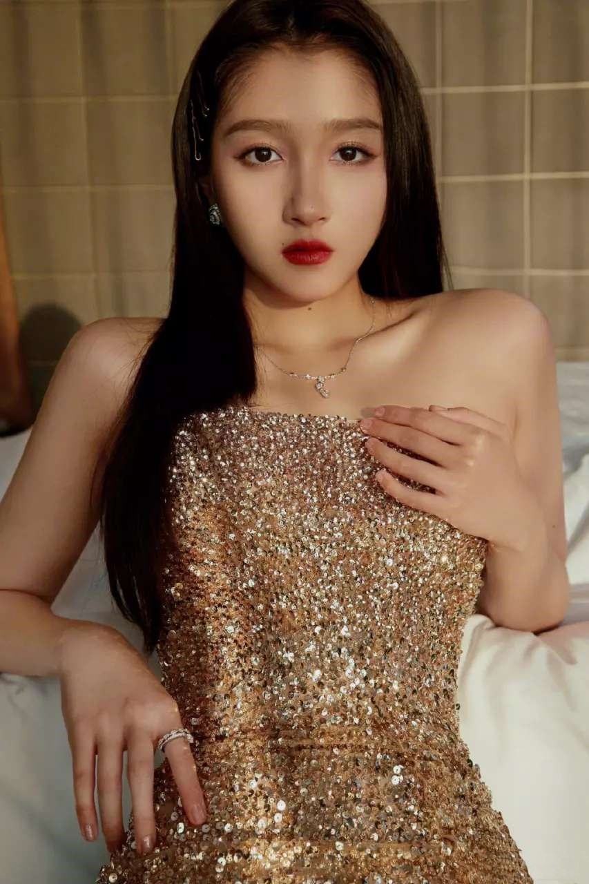 明星礼服—鞠婧祎