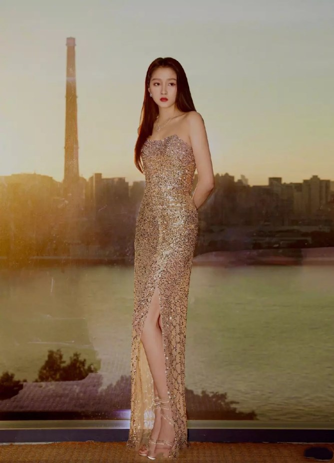 明星礼服—鞠婧祎
