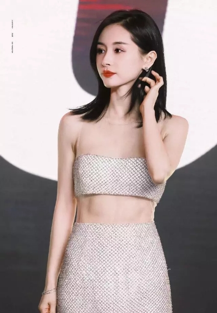 明星礼服—王子文